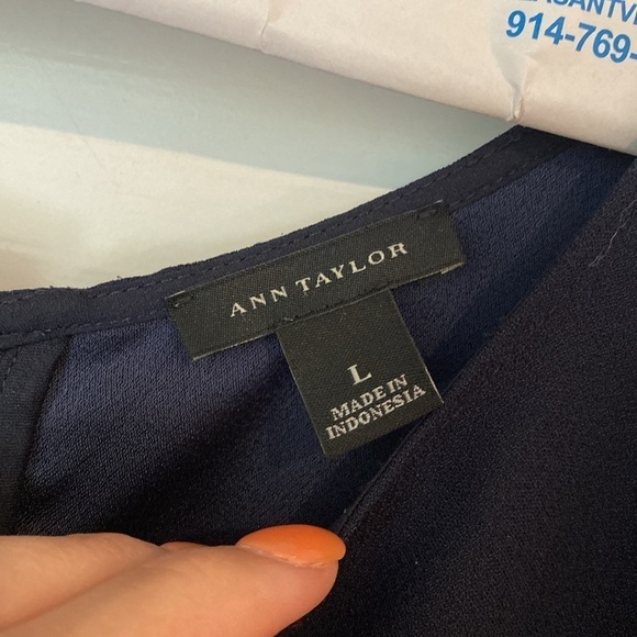 Ann Taylor navy blue blouse. Size L - Picture 2 of 4